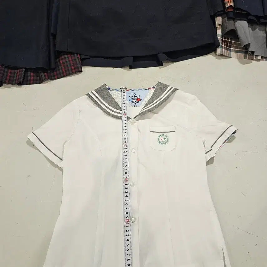 [BUNJANG] Used School Uniform Short-Sleeve Shirt - Size 94 / 중고여성 교복반팔셔츠 사이즈 94