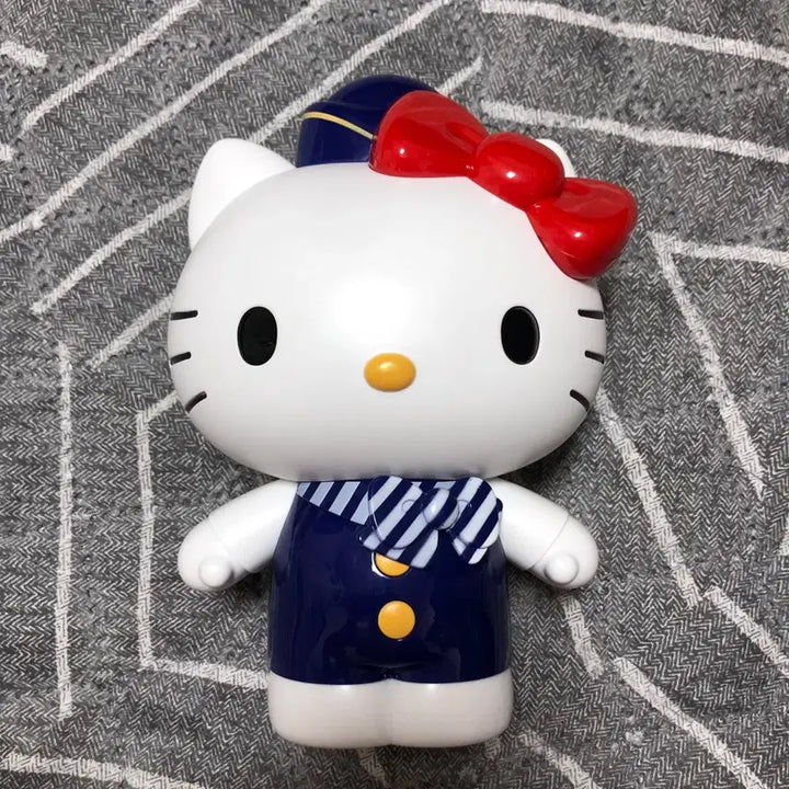 [BUNJANG] Hello Kitty Flight Attendant Figure Bundle Set / 헬로키티 승무원 저금통피규어&amp;스티커&amp;키링 세트