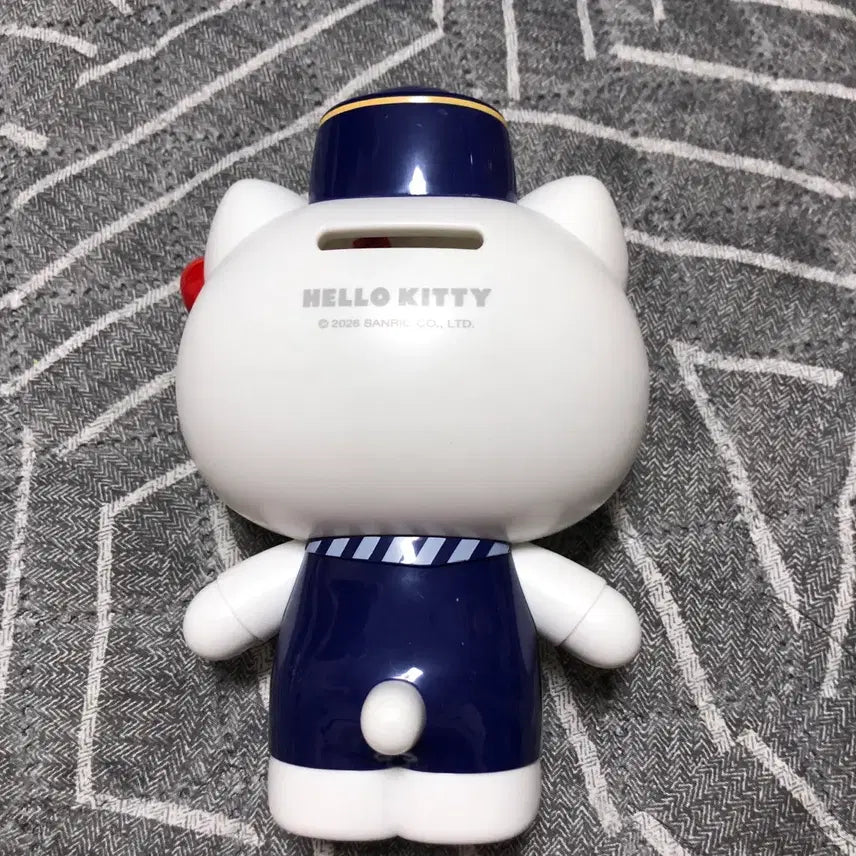[BUNJANG] Hello Kitty Flight Attendant Figure Bundle Set / 헬로키티 승무원 저금통피규어&amp;스티커&amp;키링 세트