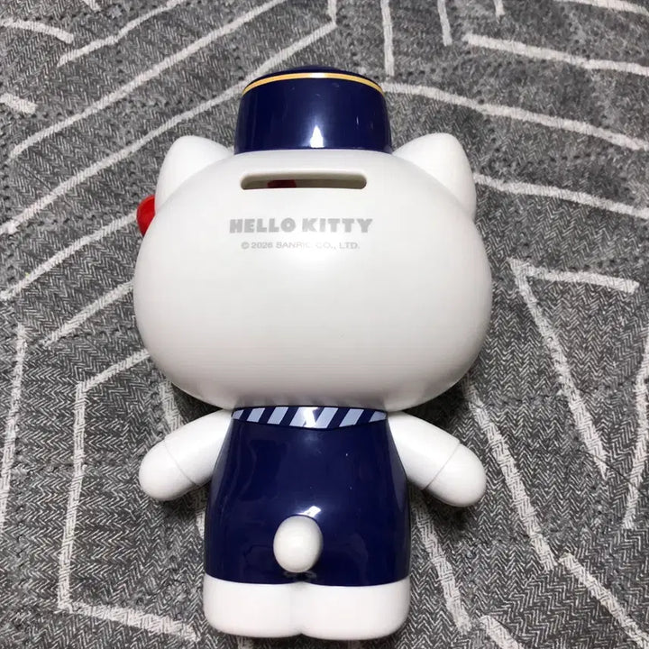 [BUNJANG] Hello Kitty Flight Attendant Figure Bundle Set / 헬로키티 승무원 저금통피규어&amp;스티커&amp;키링 세트
