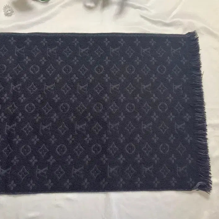 [BUNJANG] LOUIS VUITTON Monogram Classic Muffler Black / LOUIS VUITTON  모노그램 클래식 머플러 블랙