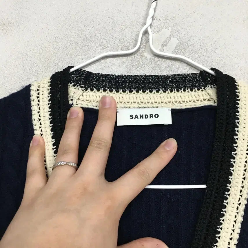 [SOLD OUT] SANDRO 산드로 케이블 니트 가디건 1