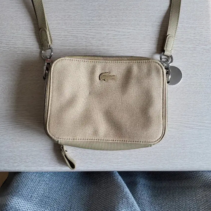 [BUNJANG] Lacoste Canvas Crossbody Bag / 라코스테 베이지 캔버스 크로스백