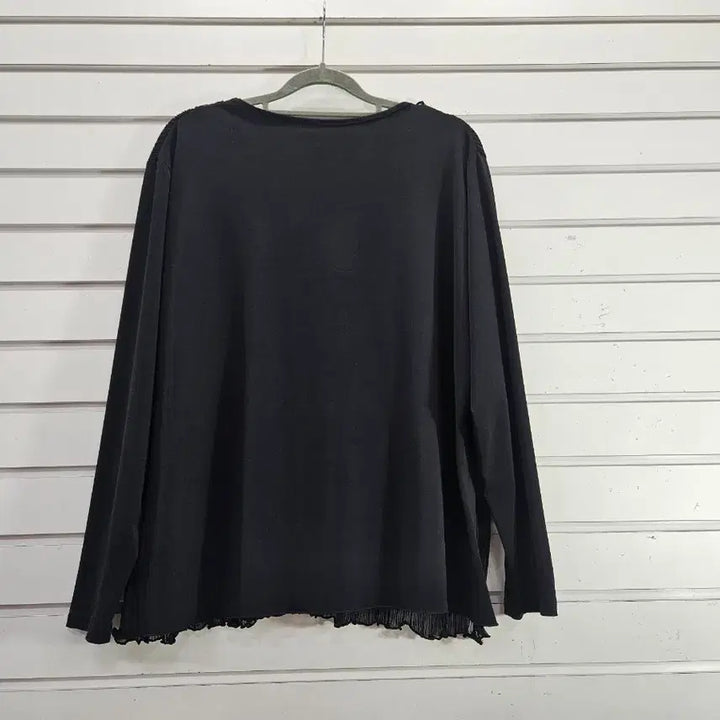 [BUNJANG] Black Pleated Fabric Point Blouse / 블랙  코사지장식 주름원단포인트 부인복 블라우스/보물찾기천사