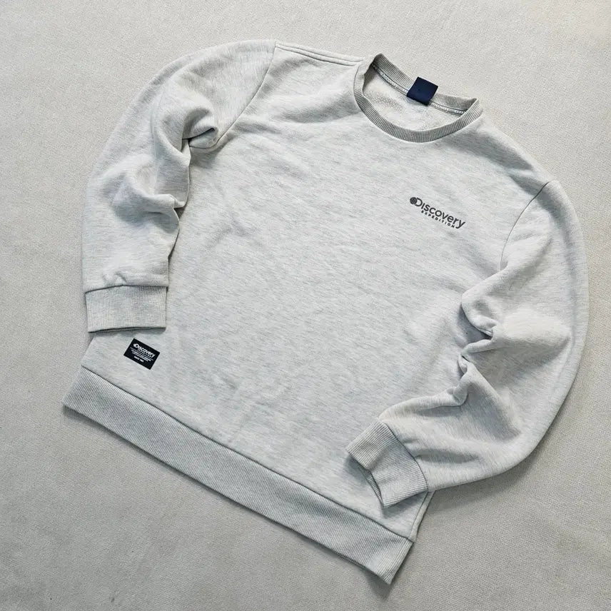 [BUNJANG] Discovery Small Logo Fleece Sweatshirt / 100 디스커버리 스몰로고 기모 맨투맨 0326Y
