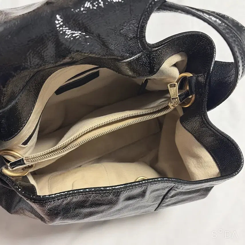 [SOLD OUT] 입생로랑 페이던트 숄더백