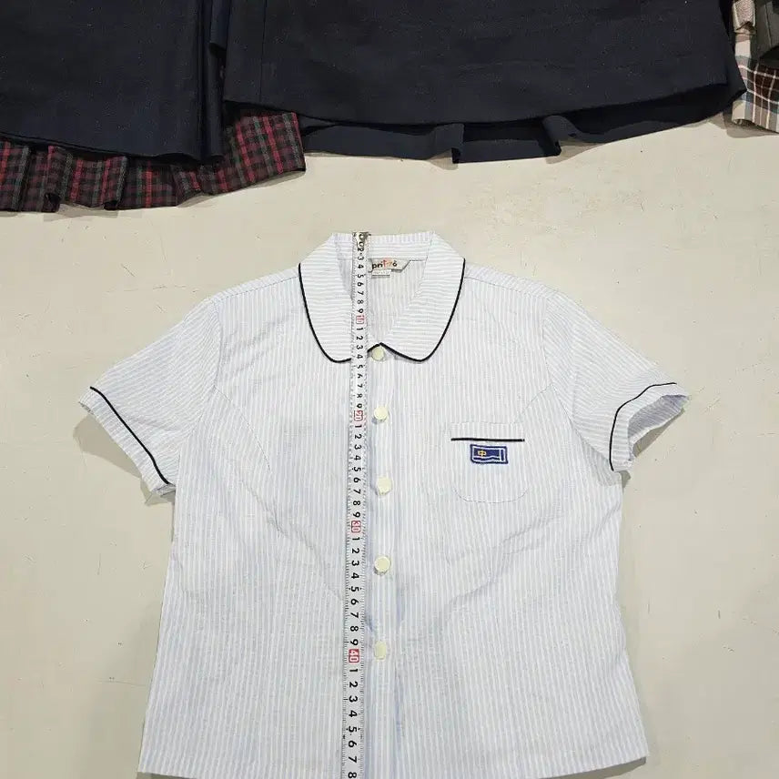 [BUNJANG] School Uniform Short-Sleeve Shirt - Size 82 / 중고여성 교복반팔셔츠 사이즈 82