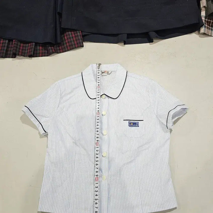 [BUNJANG] School Uniform Short-Sleeve Shirt - Size 82 / 중고여성 교복반팔셔츠 사이즈 82