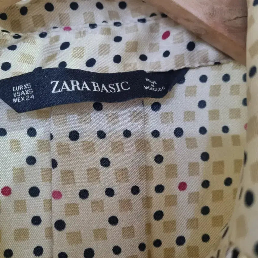 [BUNJANG] ZARA Silk Blouse / 자라. 실크같은 블라우스. 깨끗해요. 가슴단면49