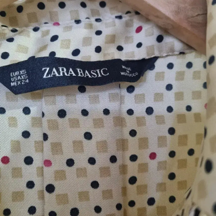 [BUNJANG] ZARA Silk Blouse / 자라. 실크같은 블라우스. 깨끗해요. 가슴단면49