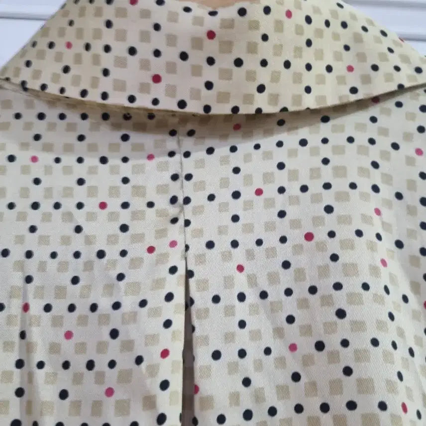 [BUNJANG] ZARA Silk Blouse / 자라. 실크같은 블라우스. 깨끗해요. 가슴단면49