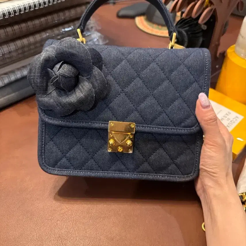 [BUNJANG] MyiAiko Quilted Crossbody Bag / 마이아이코 가방