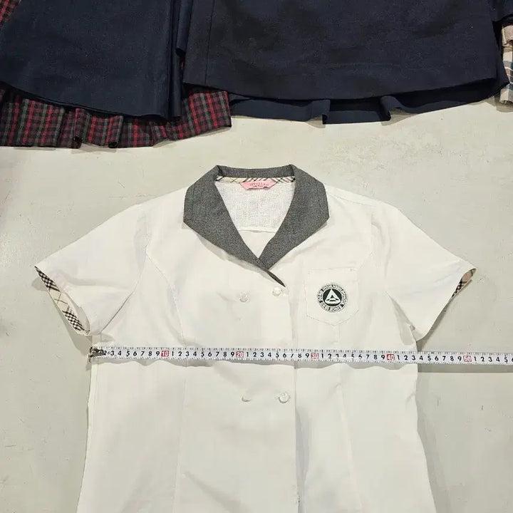 [BUNJANG] Used School Uniform Short Sleeve Shirt - Size 100 / 중고여성 교복반팔셔츠 사이즈 100