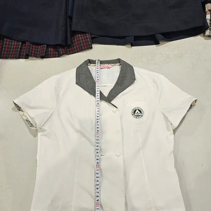 [BUNJANG] Used School Uniform Short Sleeve Shirt - Size 100 / 중고여성 교복반팔셔츠 사이즈 100