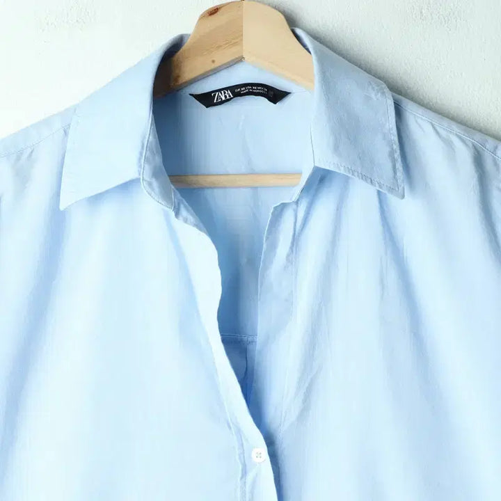 [BUNJANG] Zara V-Neck Solid Shirt (Light Blue) / W(XS-M) 자라 셔츠 남방 브이넥 연블루 소라색 무지-17D0E