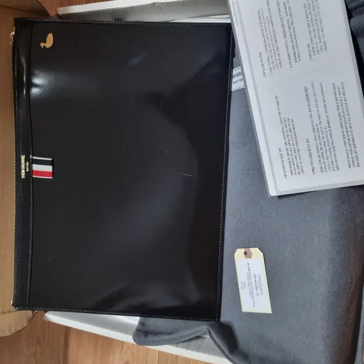 [BUNJANG] Thom Browne Glossy Black Calf Leather Clutch Bag with Duck Motif / 톰브라운덕 유광 블랙 카프 레더 클러치