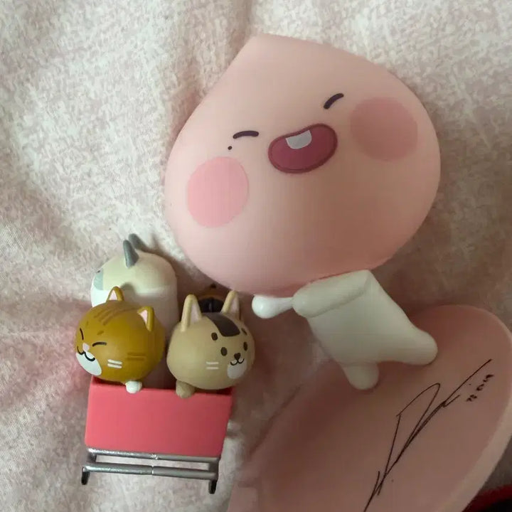 [BUNJANG] Kang Daniel Apeach Collaboration Figure / 강다니엘 어피치 콜라보 피규어 판매