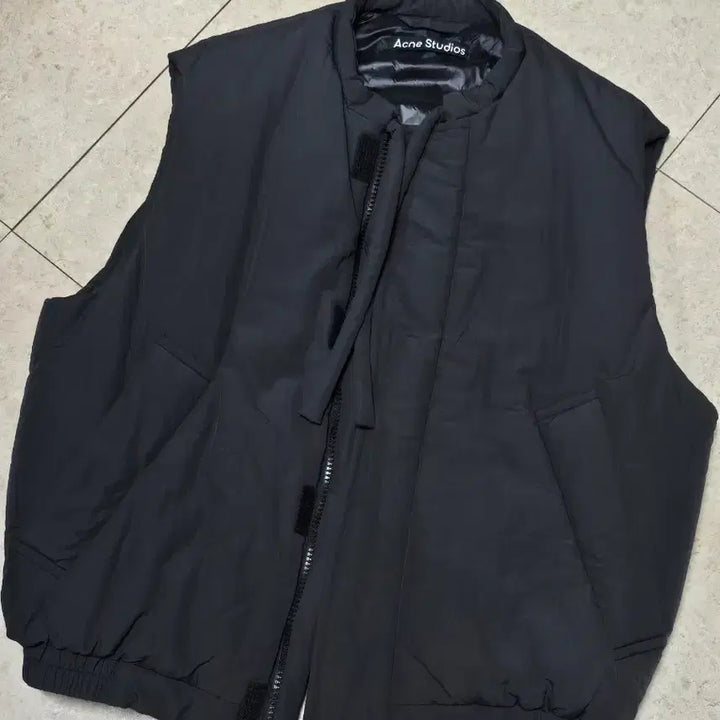 [BUNJANG] Acne Studios Padded Vest / 아크네 스튜디오 패딩조끼 L