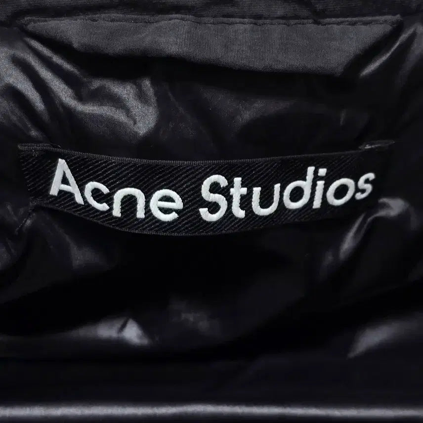 [BUNJANG] Acne Studios Padded Vest / 아크네 스튜디오 패딩조끼 L