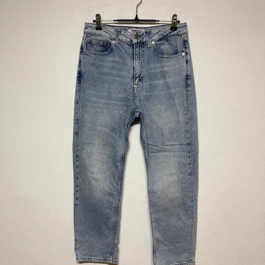 [BUNJANG] Tommy Jeans Light Wash Straight Leg Denim Pants (Size 28) / 타미진스 연청 일자핏 데님팬츠 28