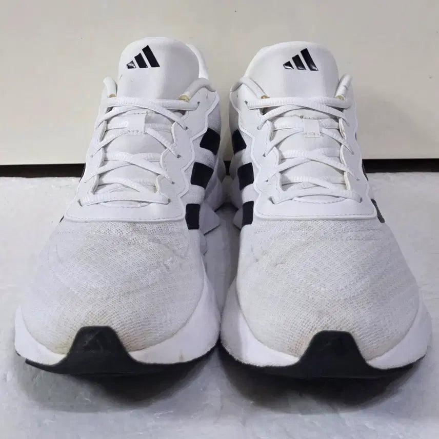 [BUNJANG] Adidas Switch Muv U Cloud White Core Black Running Shoes / [275] 아디다스 스위치무브U 클라우드화이트코어블랙