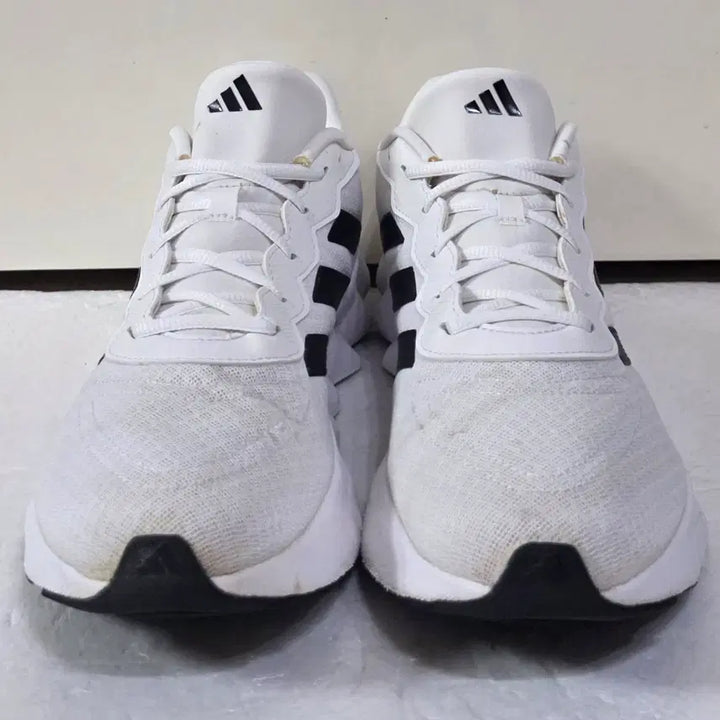 [BUNJANG] Adidas Switch Muv U Cloud White Core Black Running Shoes / [275] 아디다스 스위치무브U 클라우드화이트코어블랙