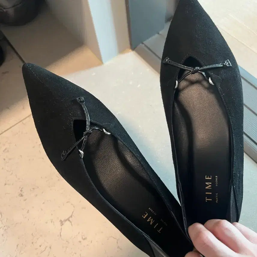 [BUNJANG] Time To Way Black Suede Flat Shoes (230) / 타임 투웨이 블랙 스웨이드 플랫 슈즈(230)