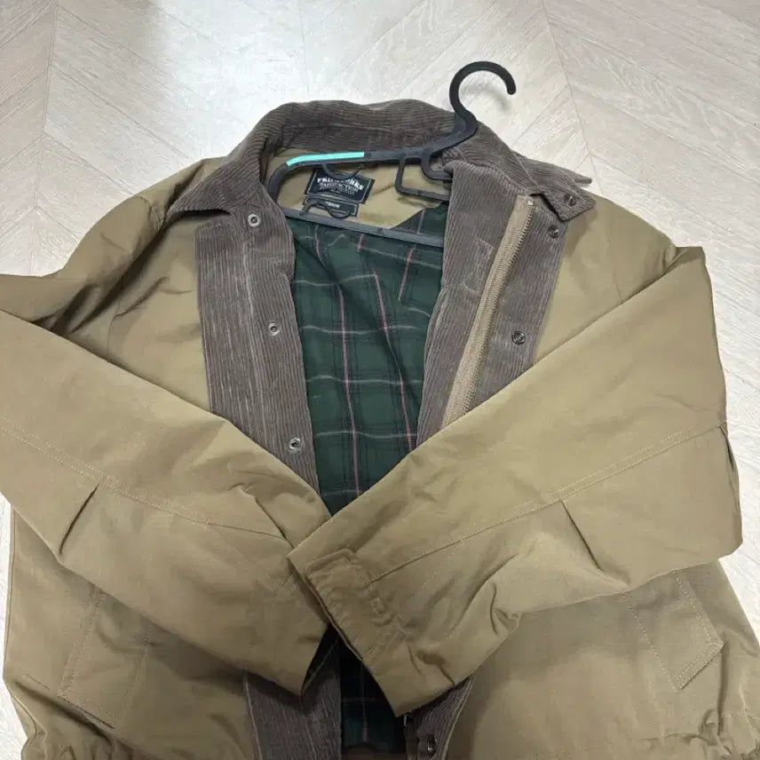 [BUNJANG] Prismworks Khaki Windbreaker Jacket (Military-Inspired Fit) / 밀리터리 감성 카키 바람막이 급처 (핏 진짜 좋음)