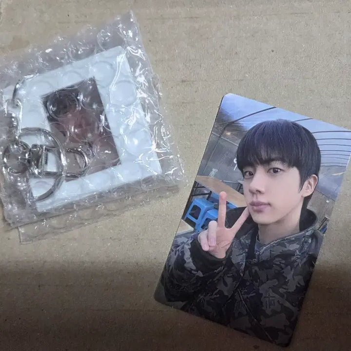 [BUNJANG] BTS Jin Arirang Weverse POB Photocard &amp; Keychain Bundle Set / BTS 김석진 jin 아리랑 위버스 특전 포카, 키링