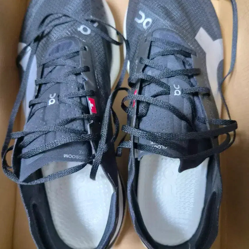 [BUNJANG] On Running Cloudboom Strike Carbon Racing Shoes 265mm / 온러닝 클라우드붐스트라이크 265mm