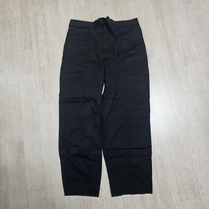 [BUNJANG] Lemard Belted Curved Pants Black (Size L) / 르마드 벨티드 커브드 팬츠 블랙 2 Size (L)