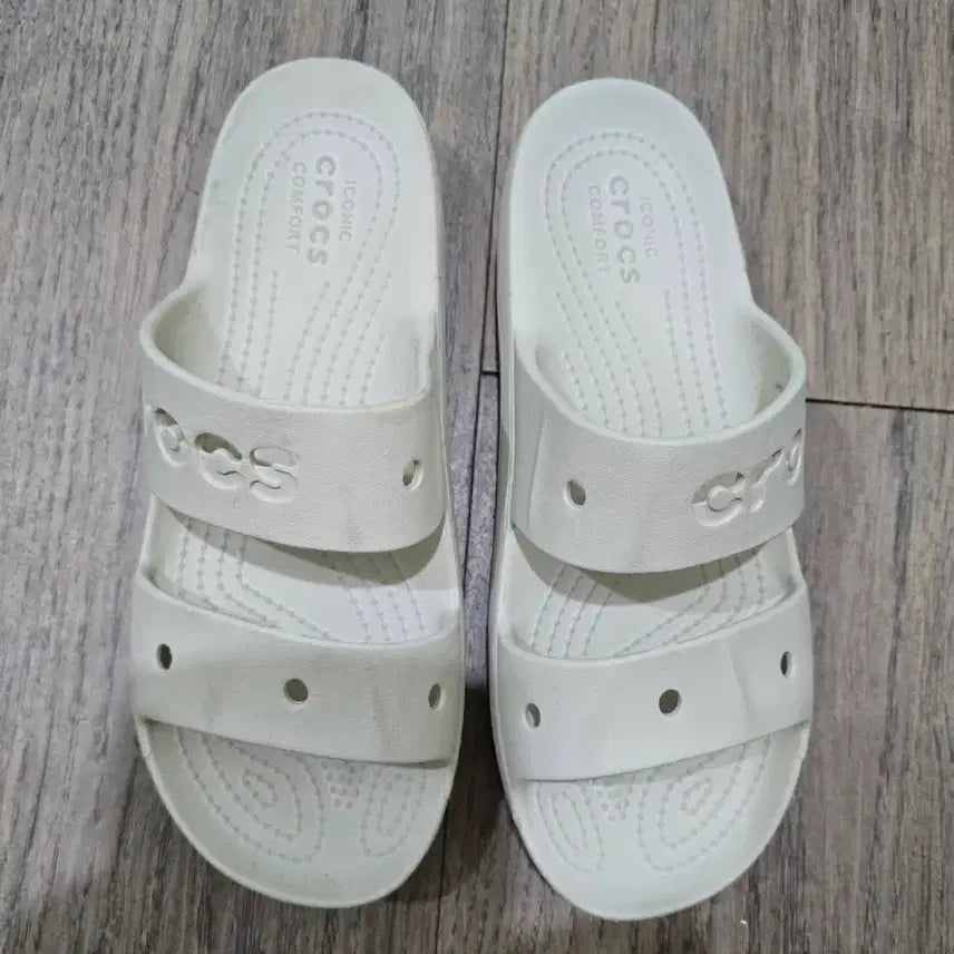 [SOLD OUT] 크록스 아이보리 샌들ㅡw8ㅡ250