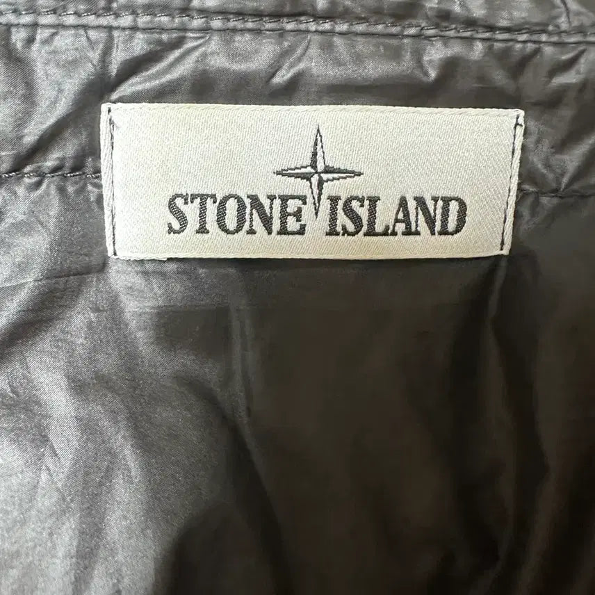 [BUNJANG] Stone Island Bio-Based Ripstop Nylon Hooded Jacket / 스톤 아일랜드  바이오 베이스 립스탑  나일론 후드 자켓