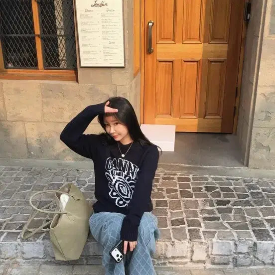 [BUNJANG] GANNI Eunbi MixB Navy Floral Embroidered Knit / 가니 플라워니트 네이비 (은비.믹스비 공구)