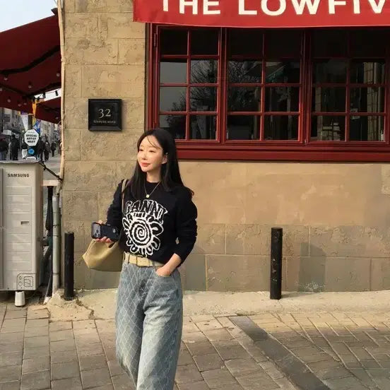 [BUNJANG] GANNI Eunbi MixB Navy Floral Embroidered Knit / 가니 플라워니트 네이비 (은비.믹스비 공구)