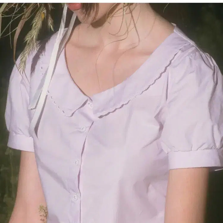[BUNJANG] Letter From Moon Sunshine U-neck Blouse / 레터프롬문 선샤인 유넥 블라우스