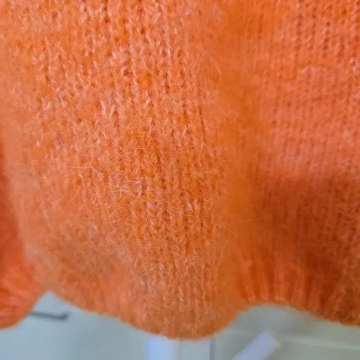 [BUNJANG] Orange V-Neck Angora Knit Sweater / 주황색 브이넥 니트