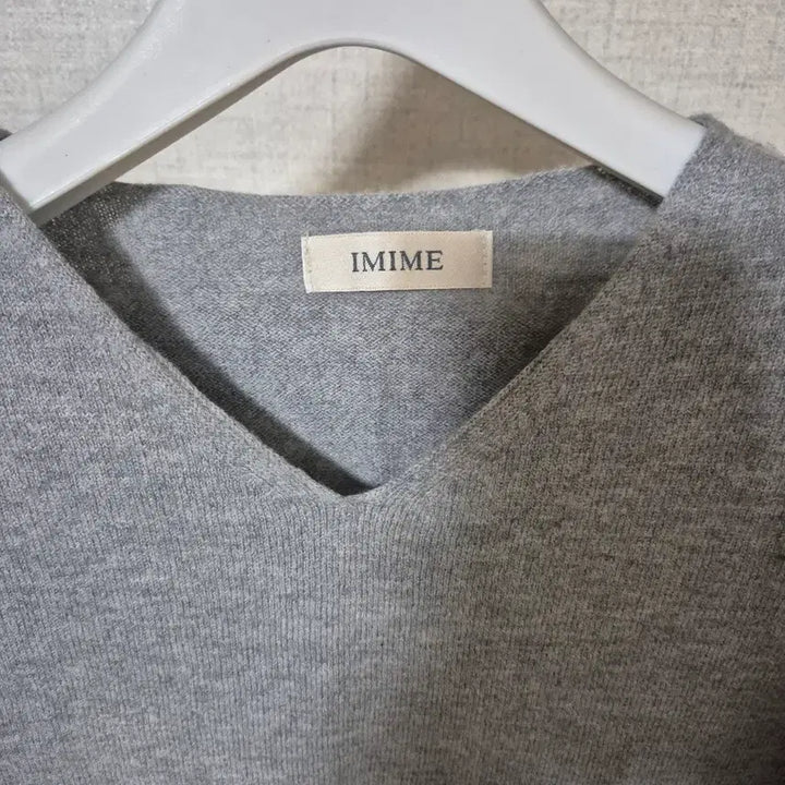 [BUNJANG] V-Neck Knit Sweater (Size 55-66) / 여성 브이넥 니트(55-66사이즈)