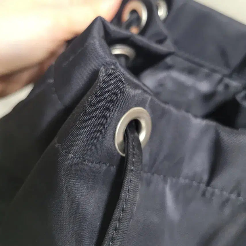 [BUNJANG] HAHARCHIVE 2-Way Drawstring Nylon Backpack / HAHARCHIVE 하아카이브 2way 드로우스트링 나일론 백팩