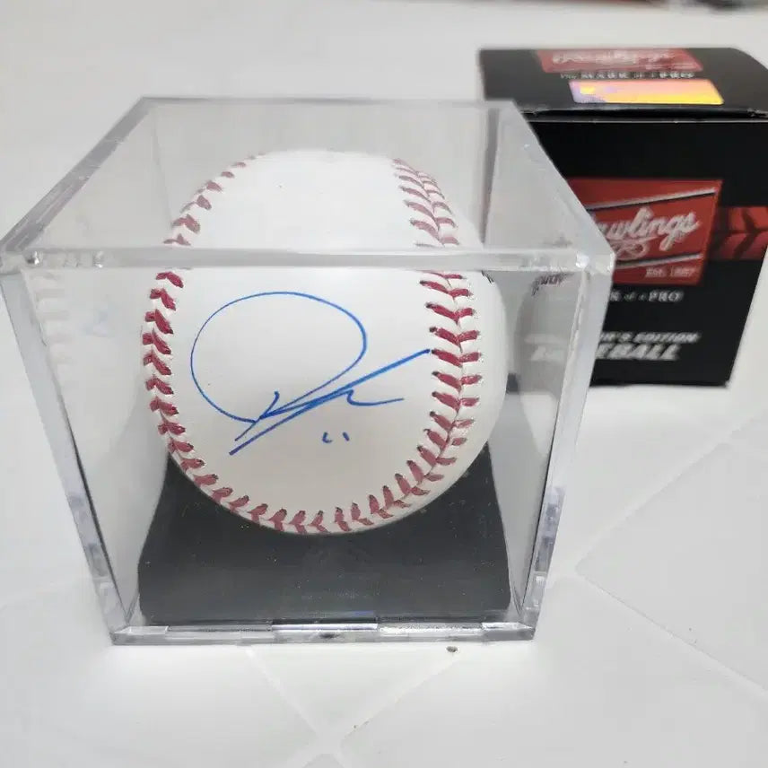 [BUNJANG] MLB Official Baseball Autographed by Shohei Ohtani, Yoshinobu Yamamoto, and Roki Sasaki / (희귀)오타니/야마모토/사사키 MLB 공인구 사인볼