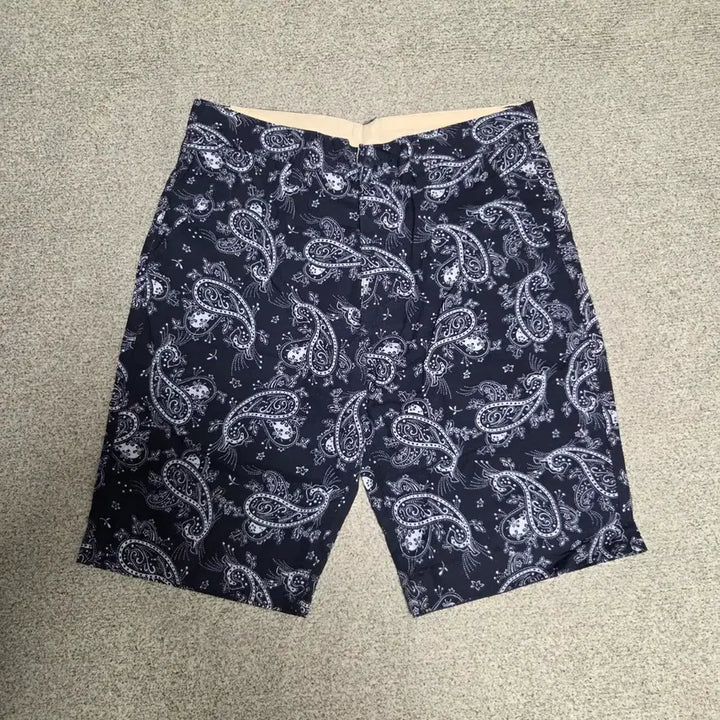 [BUNJANG] Japanese Vintage Paisley Bandana Half Pants / Japan vintage 반다나 하프 팬츠 32-33