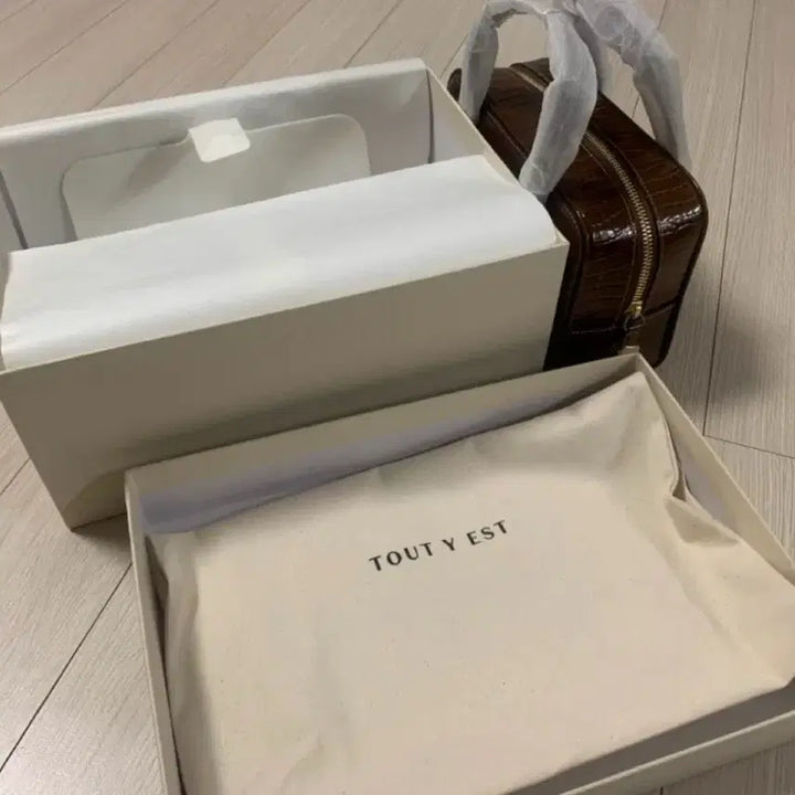 [BUNJANG] 2TIE Croco Mini Bag Brown / 투티에 로케백 미니 크로코 브라운