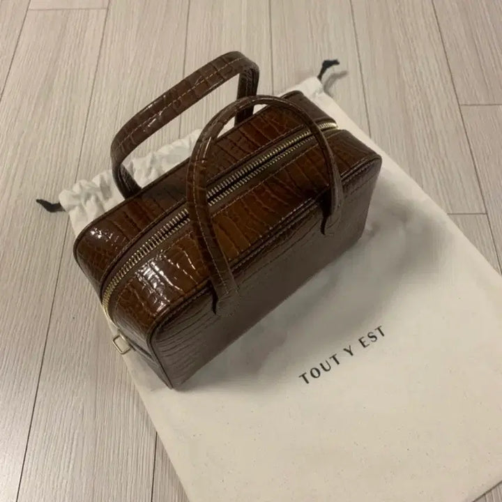 [BUNJANG] 2TIE Croco Mini Bag Brown / 투티에 로케백 미니 크로코 브라운