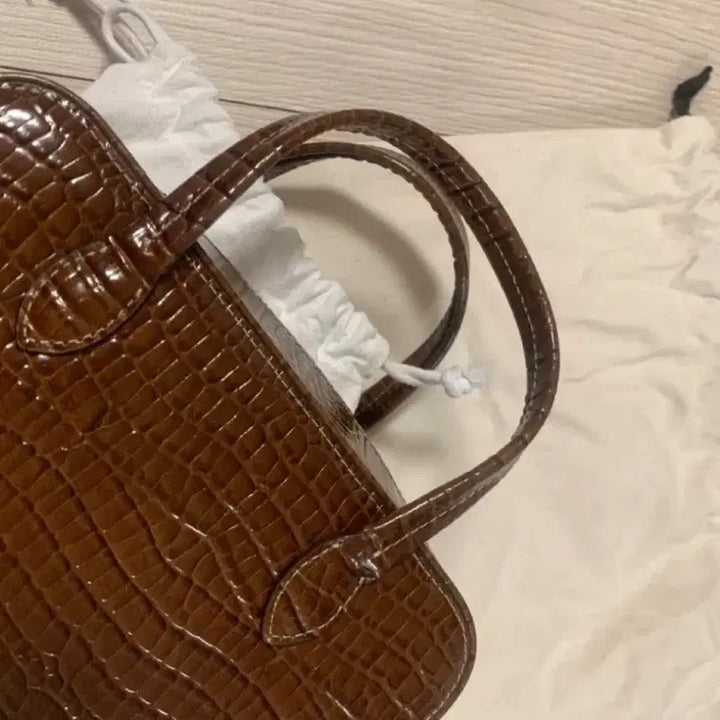 [BUNJANG] 2TIE Croco Mini Bag Brown / 투티에 로케백 미니 크로코 브라운