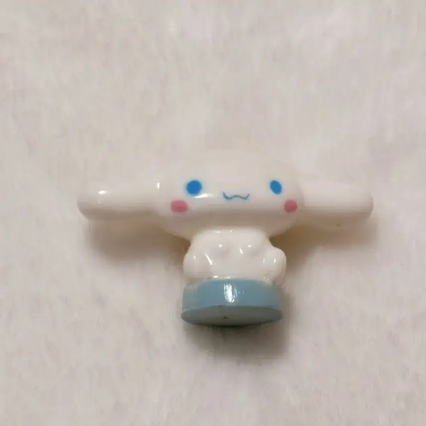 [BUNJANG] Sanrio Cinnamoroll 2006 Vintage Sofubi Figure / 2006년도 고전 산리오 시나모롤 캐릭터 소프비 피규어