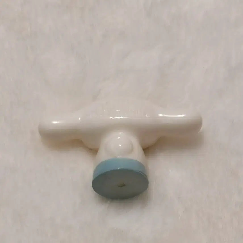 [BUNJANG] Sanrio Cinnamoroll 2006 Vintage Sofubi Figure / 2006년도 고전 산리오 시나모롤 캐릭터 소프비 피규어