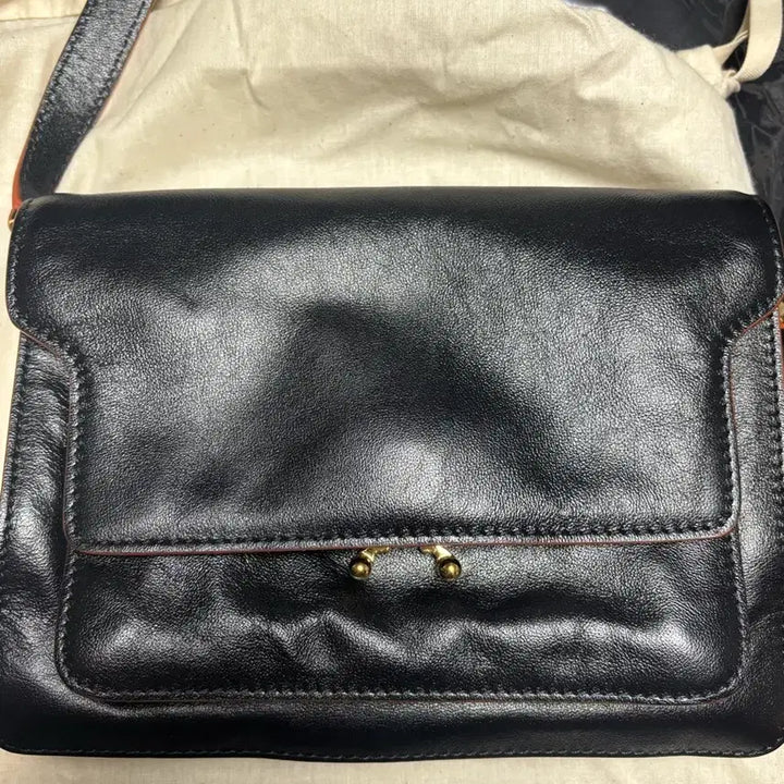 [SOLD OUT] 마르니 트렁크 소프트 미디움 숄더백 블랙