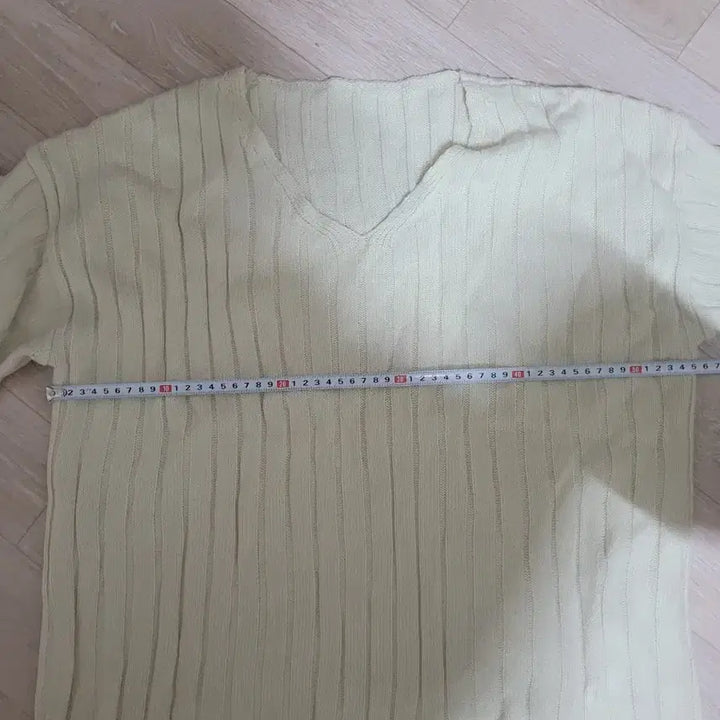 [BUNJANG] Ivory V-Neck Ribbed Knit Long Sleeve Top / 아이보리 V넥 골지 니트 긴팔
