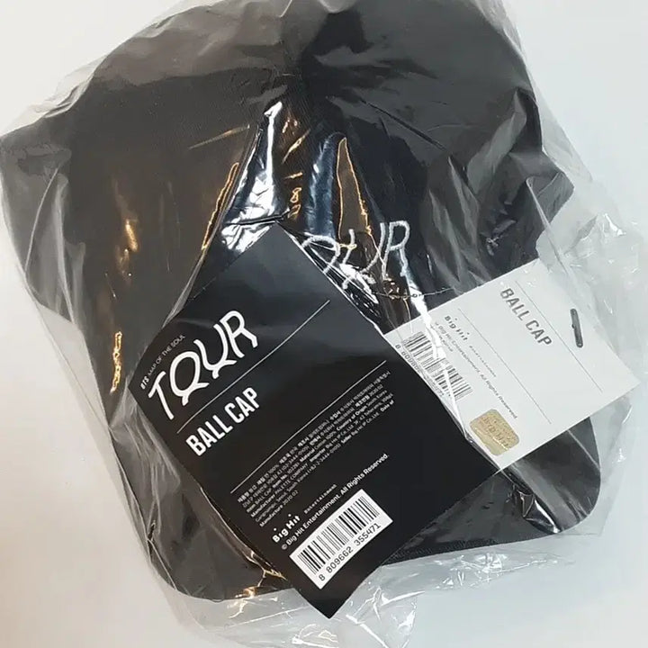 [BUNJANG] BTS Tour V10 Bundle Set / BTS 투어 볼캡 + 뱃지 + 멤버십 V10 세트