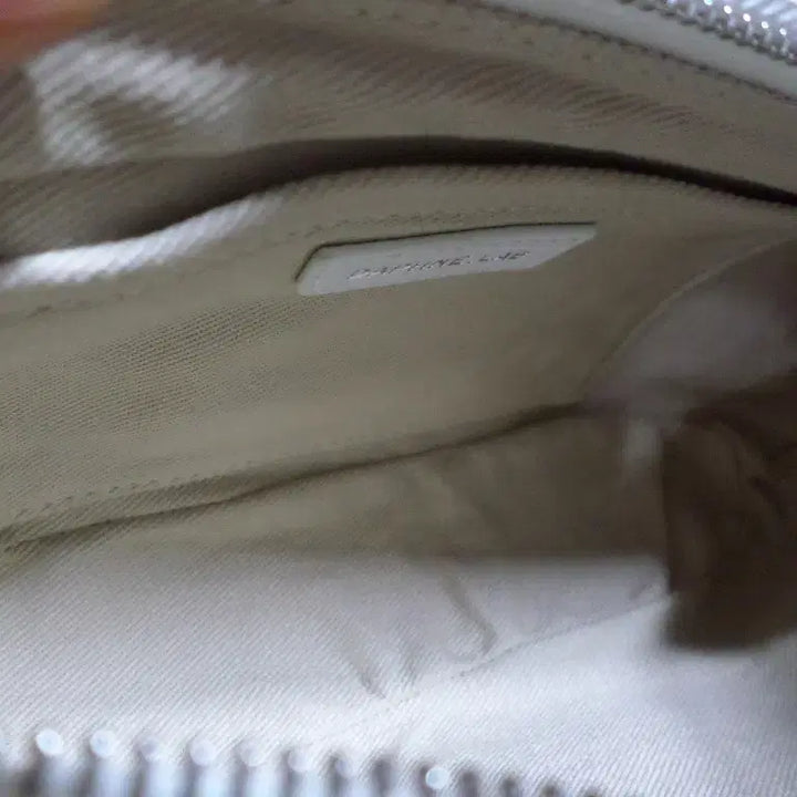 [BUNJANG] Daphne Lab White Cowhide Hobo Bag Shoulder Bag / 호로록구제 다프네랩 화이티 소가죽 호보백 숄더백 중고 가방